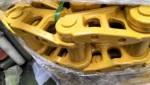 Made in China Top roller For D6R Crawler Tractor - Image 2