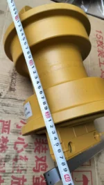 Made in China Top roller For D6R Crawler Tractor - Image 5